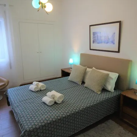 아파트 Quiet And Central *