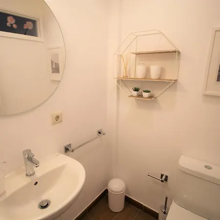 Quiet And Central 아파트 *