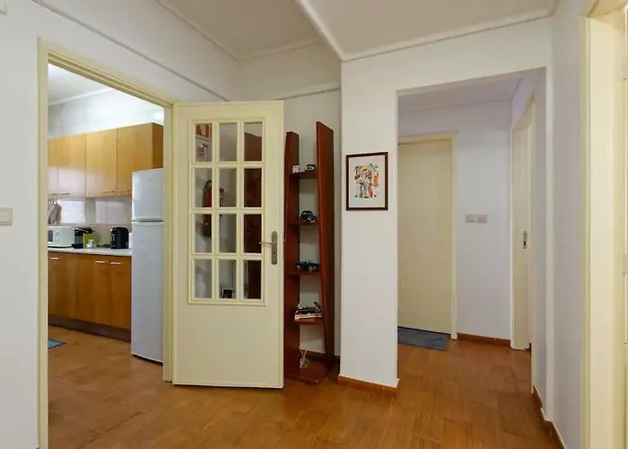 Quiet And Central אבאירו